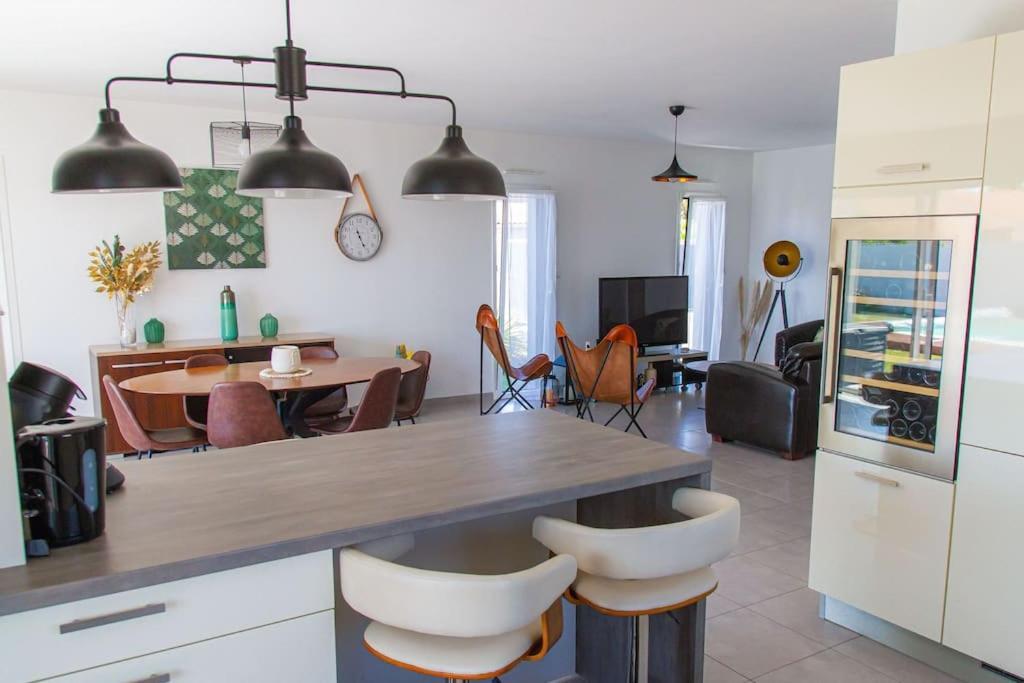 Villa Avec Piscine Chauffee Trois Chambres Saint-Sulpice-de-Royan Kültér fotó